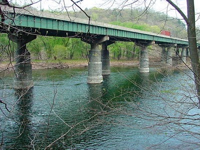 Delaware River at Interstate 80 Bridge. (Susan Owens, Delaware River Basin Commission.)